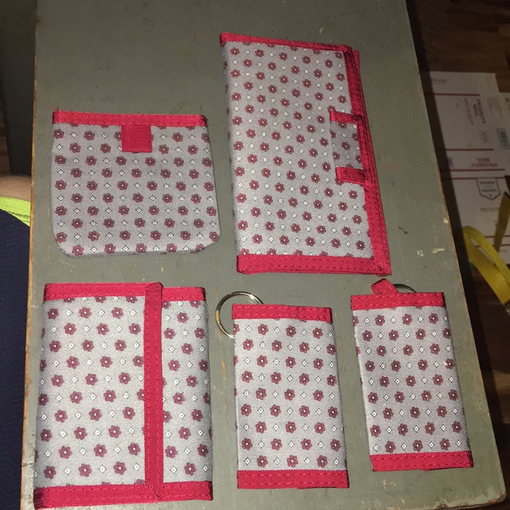 Red Flower Wallet Set W Matching Items Grey